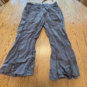 Free People Linen Blend Gray Cropped Pull on Pants Size 12 Clam Diggers